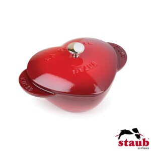 Caçarola Coração 20cm Cereja Staub Specialties de Ferro Fundido