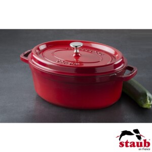 Caçarola Oval 23cm Cereja Staub La Cocotte de Ferro Fundido