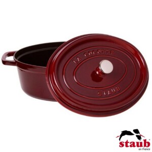 Caçarola Oval 27cm Vermelha Granada Staub La Cocotte de Ferro Fundido