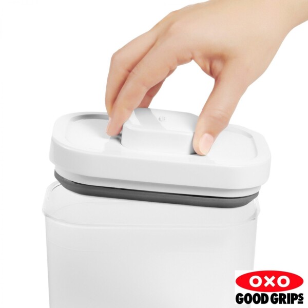 Pote Retangular 2,5 litros Oxo Pop Softworks com Fechamento Hermético