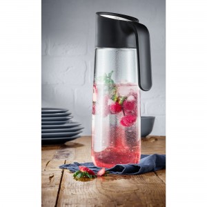 Carafe 1 litro WMF Nuro Preta de Aço Inox, Plástico e Vidro