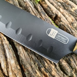 Faca Santoku James.F Black Wood 18cm de Aço Inox e Resina Siliconada