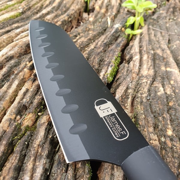 Faca Santoku James.F Black Wood 18cm de Aço Inox e Resina Siliconada